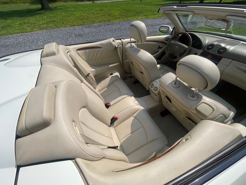 Used 2009 Mercedes-Benz CLK 350 Cabriolet image 14