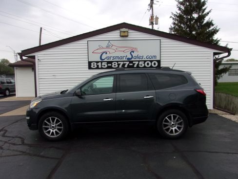 Used 2014 Chevrolet Traverse FWD LS image 1