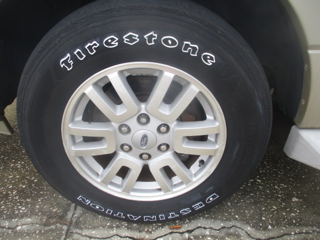 Used 2010 Ford Expedition EL 2WD image 17
