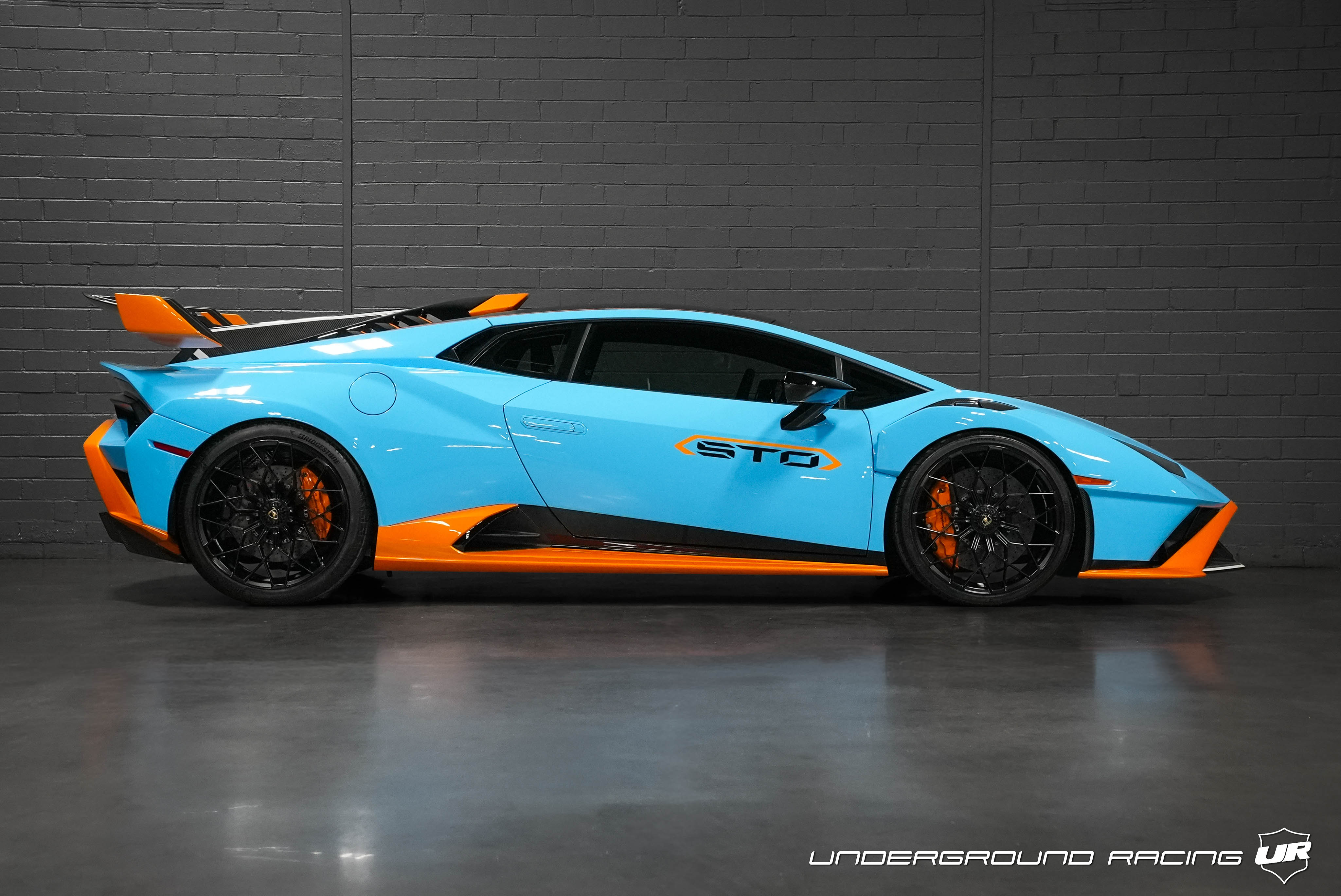 Used 2022 Lamborghini Huracan STO Coupe RWD image 6
