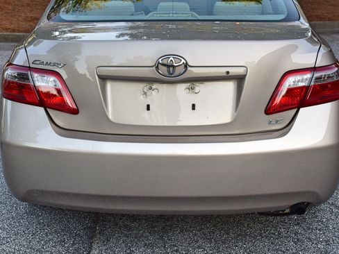 Used 2007 Toyota Camry LE FWD image 19