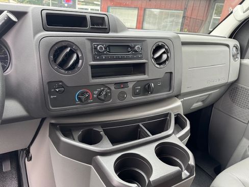 Used 2024 Ford E-350 and Econoline 350 image 15