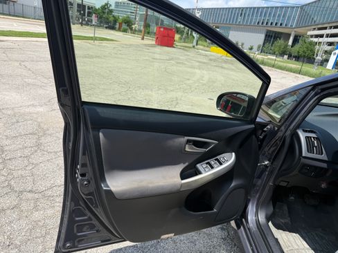 Used 2015 Toyota Prius Two FWD image 18