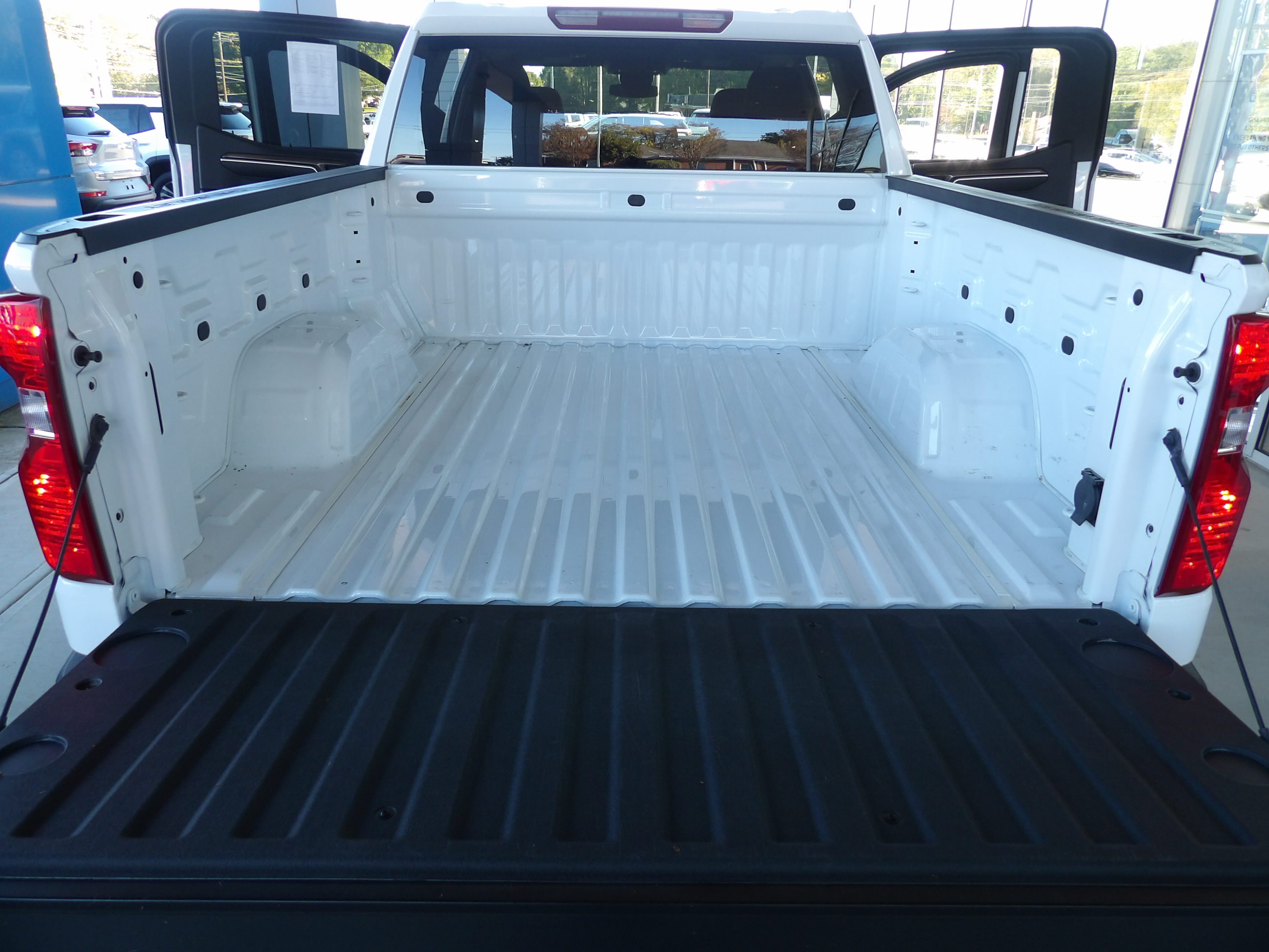 Used 2024 Chevrolet Silverado 1500 4x4 Crew Cab LT image 15