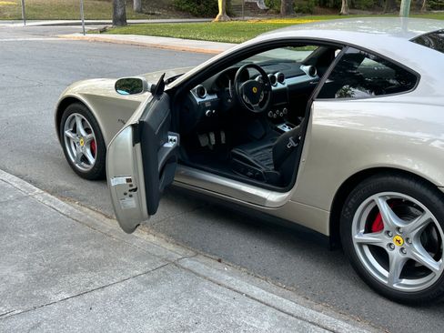 Used 2005 Ferrari 612 Scaglietti RWD image 21