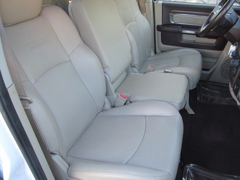 Used 2014 RAM 1500 Laramie image 16