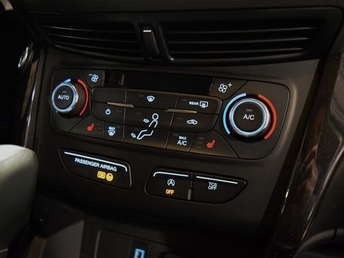 Used 2017 Ford Escape Titanium image 27