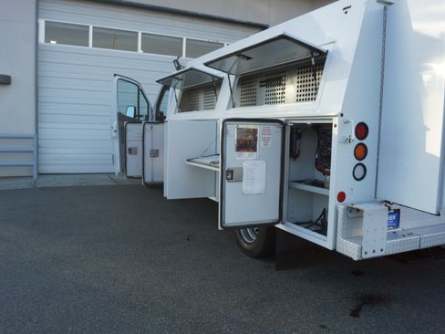 Used 2016 Mercedes-Benz Sprinter 3500 image 47