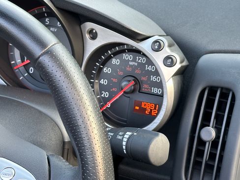 Used 2013 Nissan 370Z Touring Sport image 22