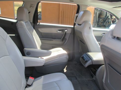 Used 2016 Chevrolet Traverse AWD LTZ image 17