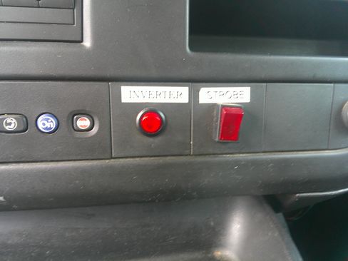Used 2014 Chevrolet Express 2500 LS RWD image 12