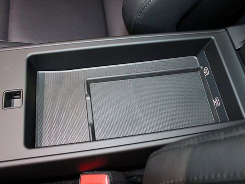 Used 2024 Porsche 911 Carrera GTS image 32