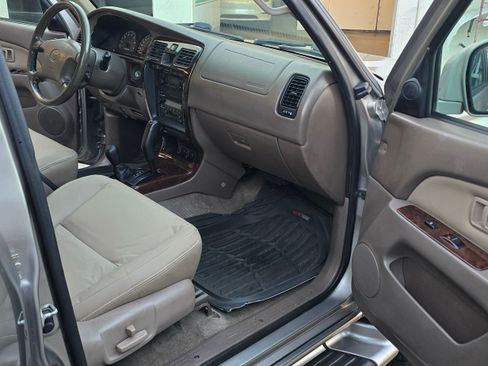 Used 2001 Toyota 4Runner Limited image 26