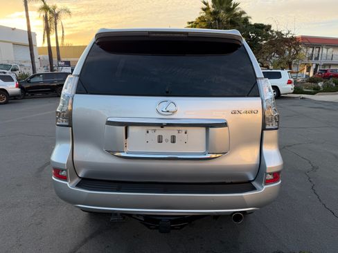 Used 2019 Lexus GX 460 image 10