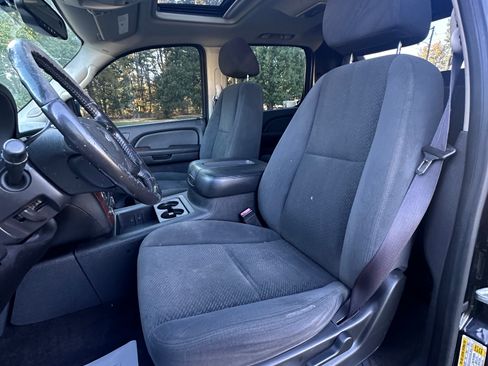 Used 2008 Chevrolet Avalanche LT image 9