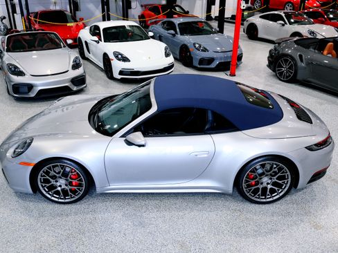 Used 2020 Porsche 911 Carrera 4S Cabriolet AWD/4WD image 9