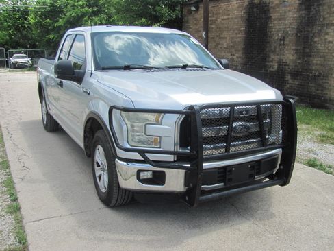 Used 2016 Ford F150 RWD image 2