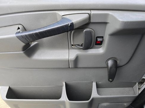 Used 2007 Chevrolet Express 3500 image 13