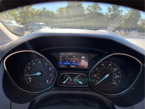 Used 2015 Ford Focus SE image 17
