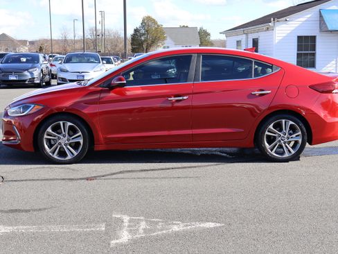 Used 2017 Hyundai Elantra Limited image 5