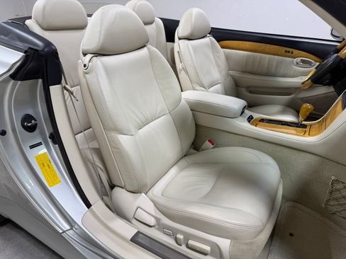 Used 2004 Lexus SC 430 Convertible RWD image 21