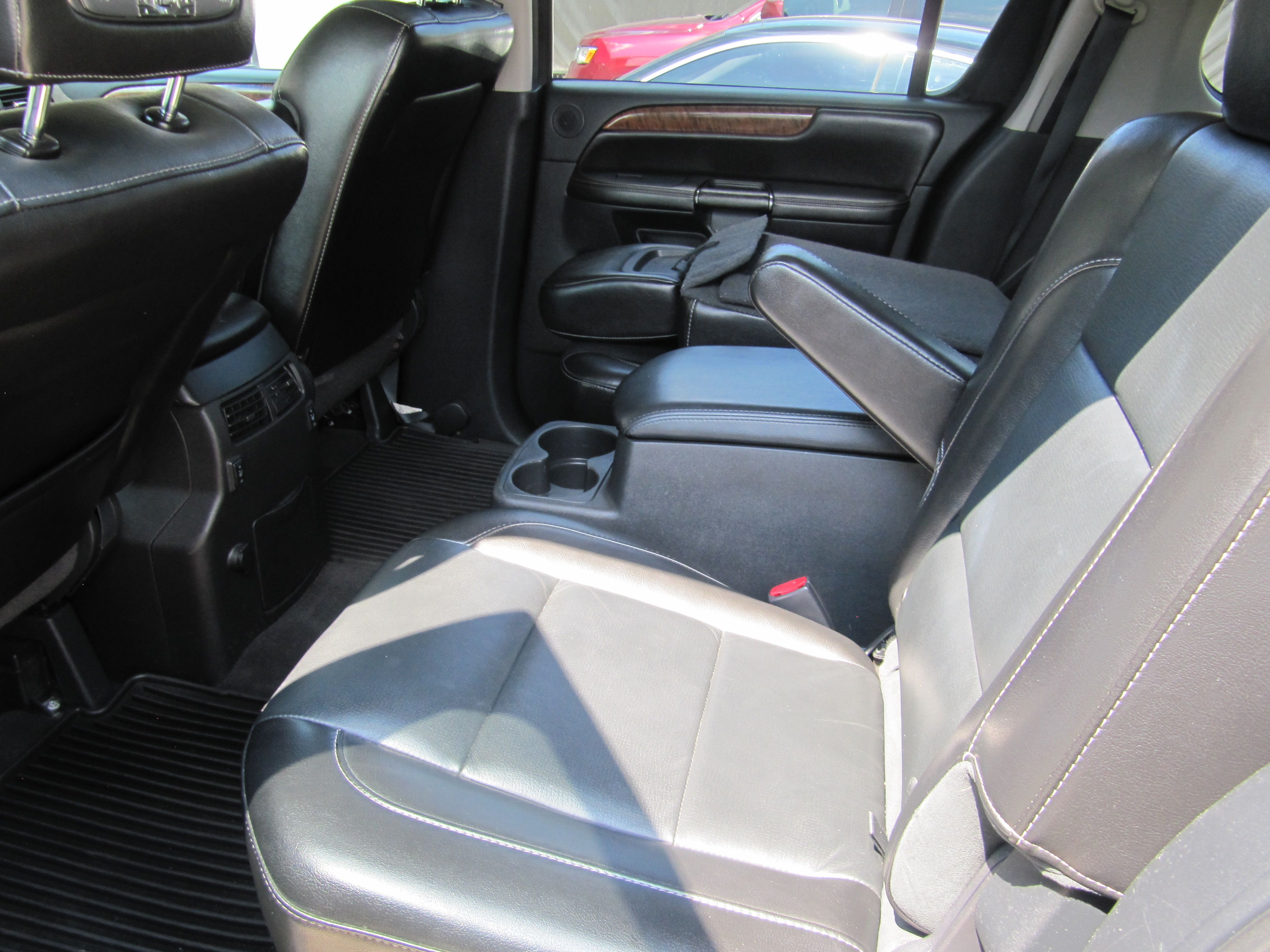Used 2014 Nissan Armada Platinum AWD/4WD image 19