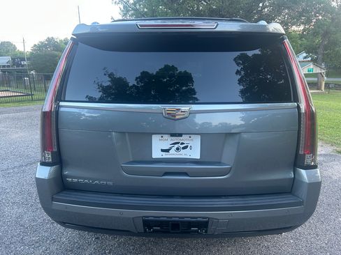 Used 2018 Cadillac Escalade 4WD Premium Luxury image 7