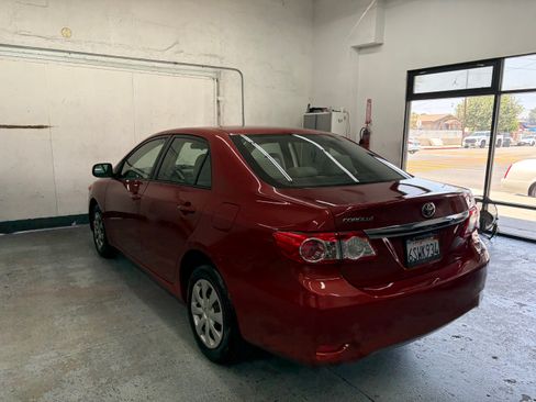 Used 2011 Toyota Corolla LE FWD image 6