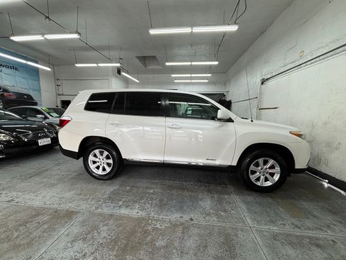 Used 2012 Toyota Highlander Sport image 8