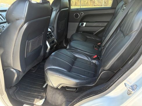 Used 2016 Land Rover Range Rover Sport HSE image 11