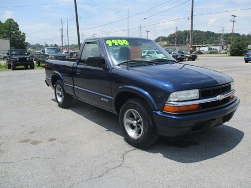 Used 2003 Chevrolet S10 Pickup 2WD Regular Cab image 4