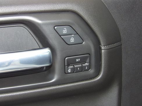 Used 2021 Chevrolet Silverado 1500 4x4 Crew Cab LTZ image 24