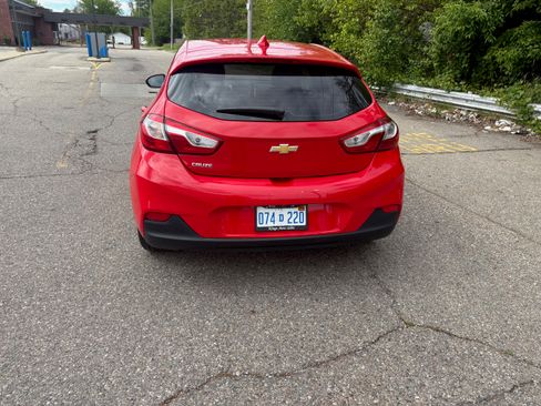 Used 2017 Chevrolet Cruze LT image 5