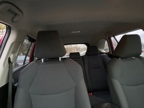 Used 2019 Toyota RAV4 LE image 16