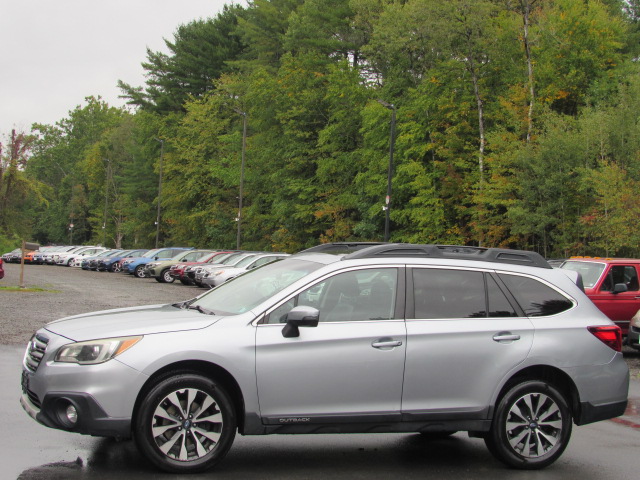 Used 2015 Subaru Outback 2.5i Limited AWD/4WD image 3