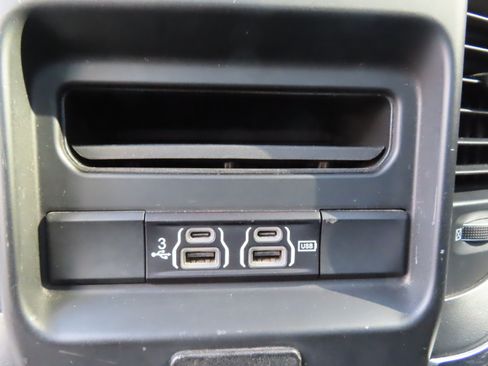 Used 2019 RAM 1500 Big Horn image 22