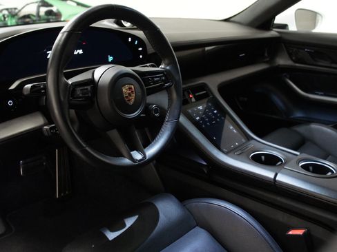 Used 2020 Porsche Taycan Turbo image 29