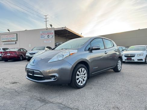 Used 2015 Nissan Leaf S image 2