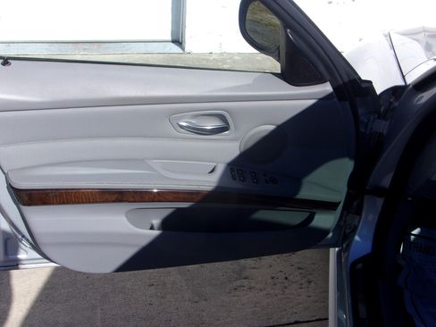 Used 2011 BMW 328i image 30