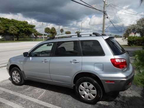 Used 2006 Mitsubishi Outlander LS image 3
