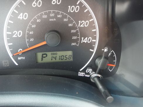 Used 2012 Toyota Corolla LE image 3