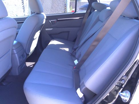 Used 2012 Hyundai Santa Fe GLS image 8