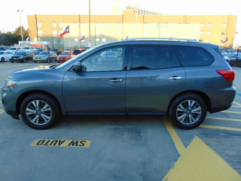 Used 2020 Nissan Pathfinder S image 5