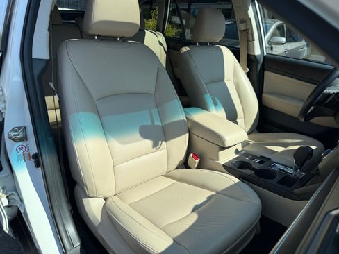 Used 2015 Subaru Outback 2.5i Limited AWD/4WD image 12