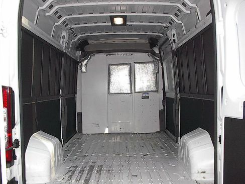 Used 2024 RAM ProMaster 2500 image 18