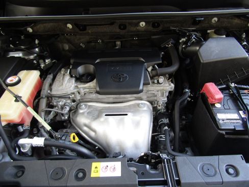 Used 2017 Toyota RAV4 XLE image 19