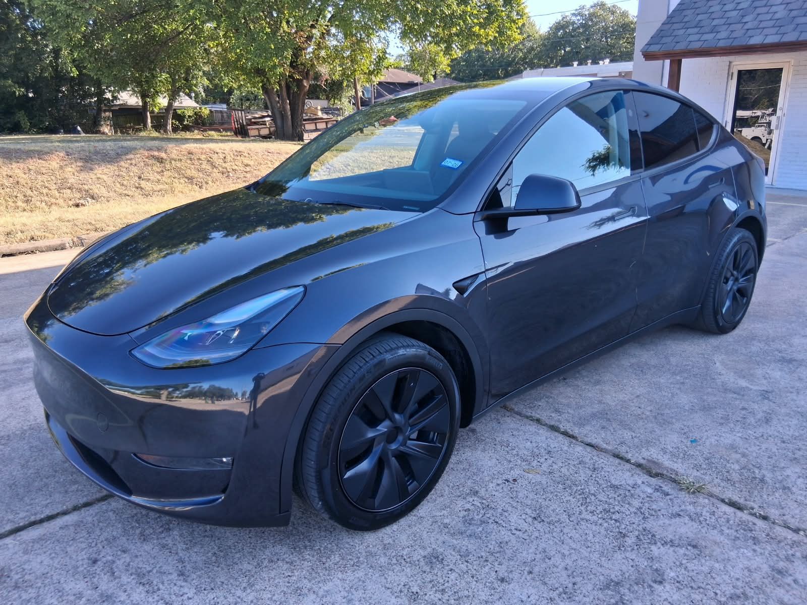 Used 2024 Tesla Model Y AWD Performance image 3