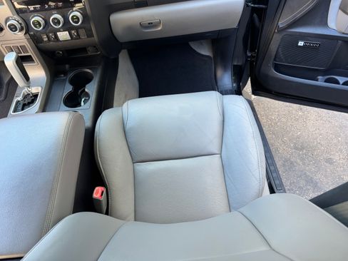 Used 2011 Toyota Sequoia Limited image 27