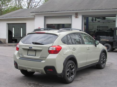 Used 2013 Subaru XV Crosstrek 2.0i Premium AWD/4WD image 6
