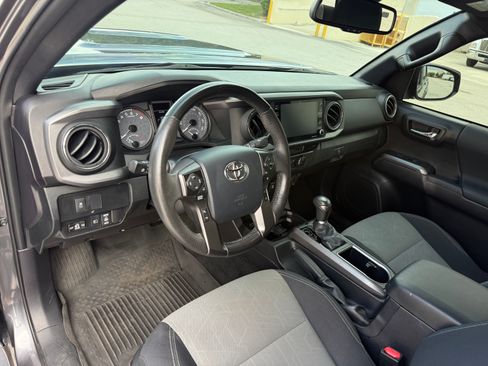Used 2021 Toyota Tacoma TRD Sport RWD image 14